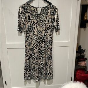Donna Morgan Black and Cream Floral Midi Dress